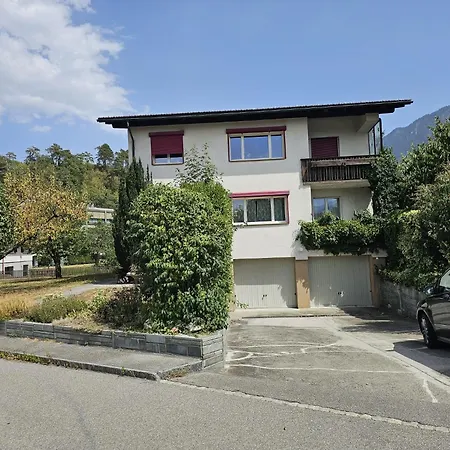 Large And Comfortable House With Garden Ems