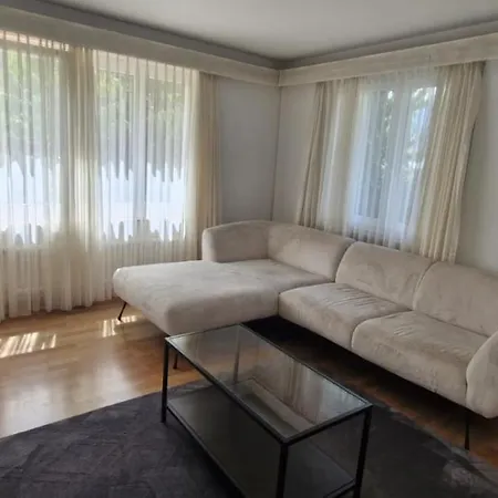 Large And Comfortable House With Garden *